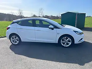 Used 2017 Vauxhall Astra Sri White - Interior and Exterior details 3