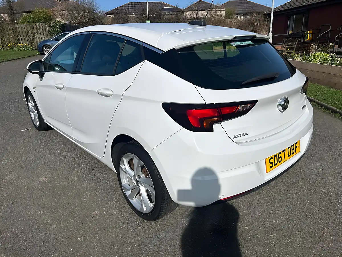 Used 2017 Vauxhall Astra Sri White - Interior and Exterior details 6