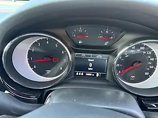 Used 2017 Vauxhall Astra Sri White - Interior and Exterior details 7