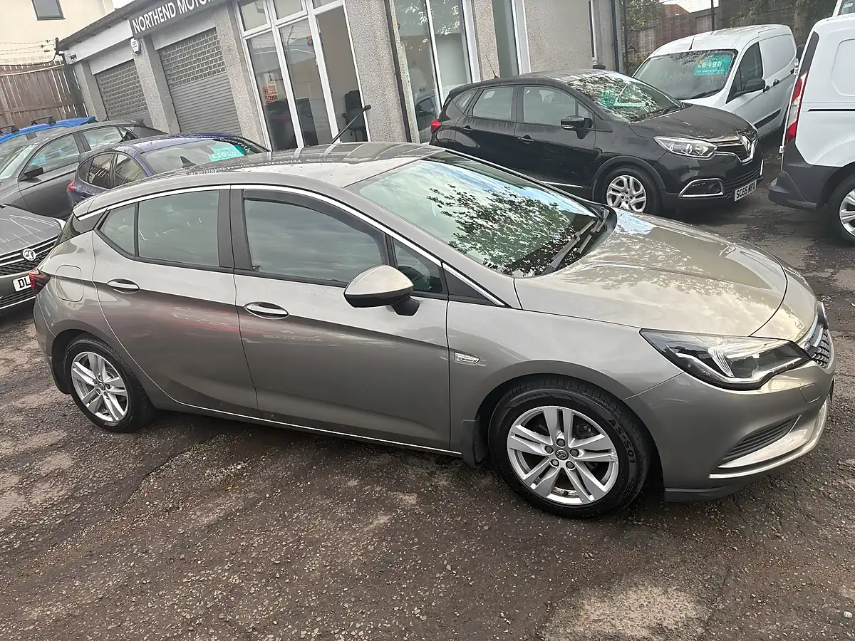 Used 2017 Vauxhall Astra Tech Line Grey - Interior and Exterior details 2