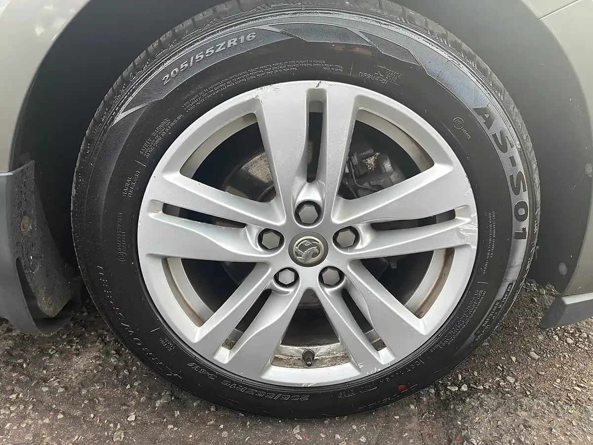 Used 2017 Vauxhall Astra Tech Line Grey - Interior and Exterior details 8