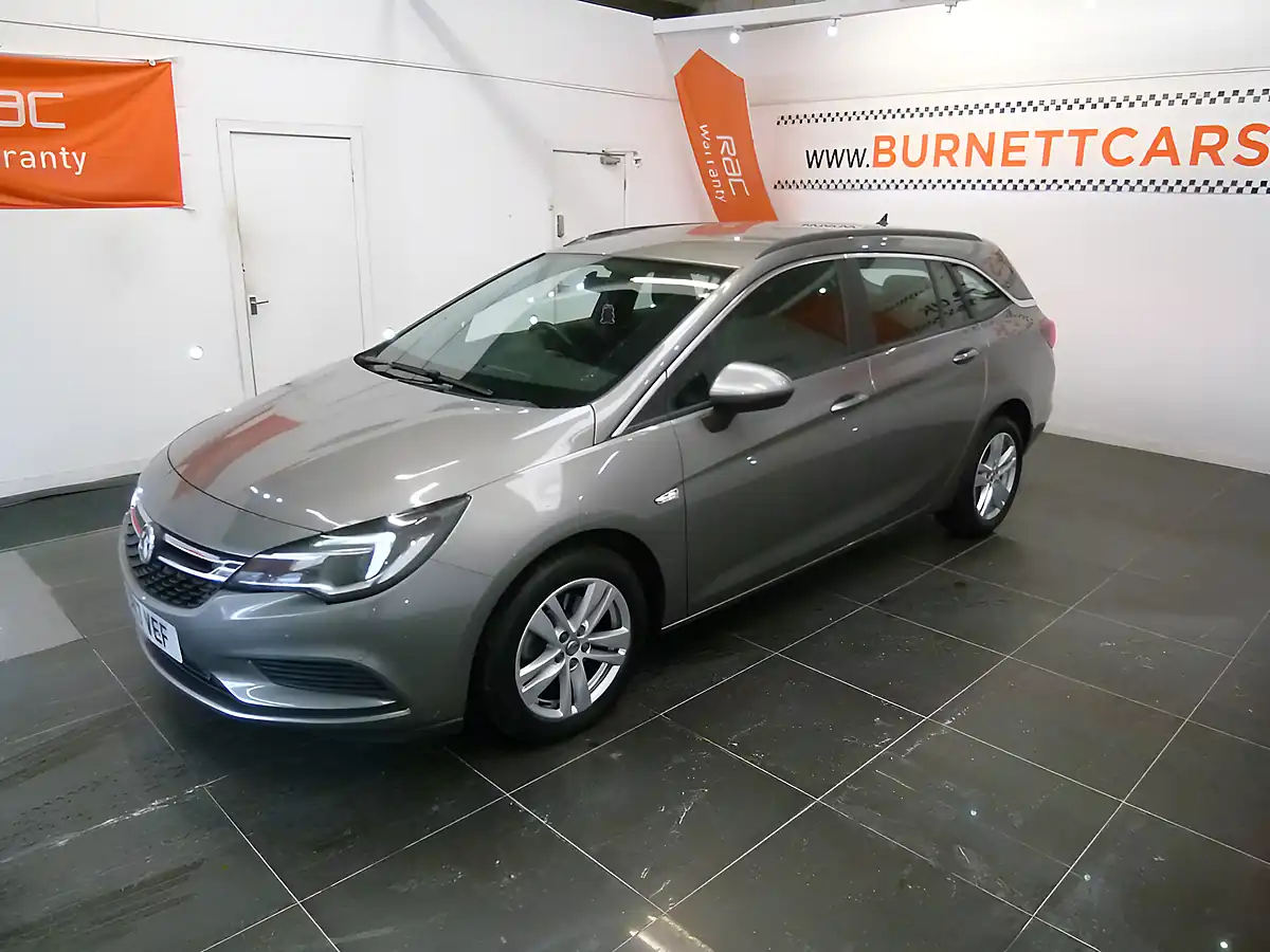 Used 2017 Vauxhall Astra Tech Line Grey - Interior and Exterior details 11
