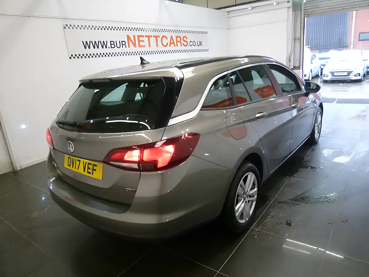 Used 2017 Vauxhall Astra Tech Line Grey - Interior and Exterior details 9