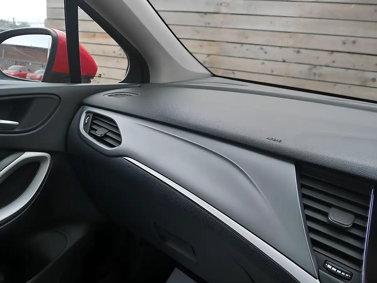 Used 2017 Vauxhall Astra Tech Line Lava Red - Interior and Exterior details 14