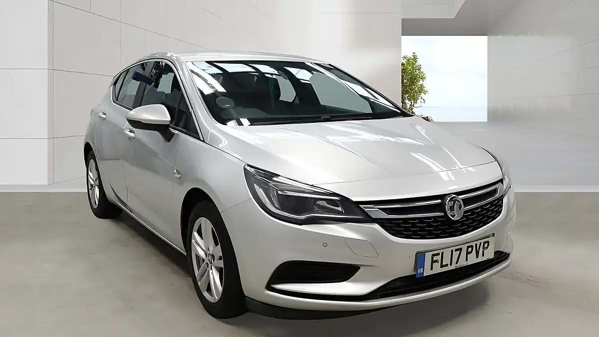 Used 2017 Vauxhall Astra Tech Line Silver - Interior and Exterior details 14