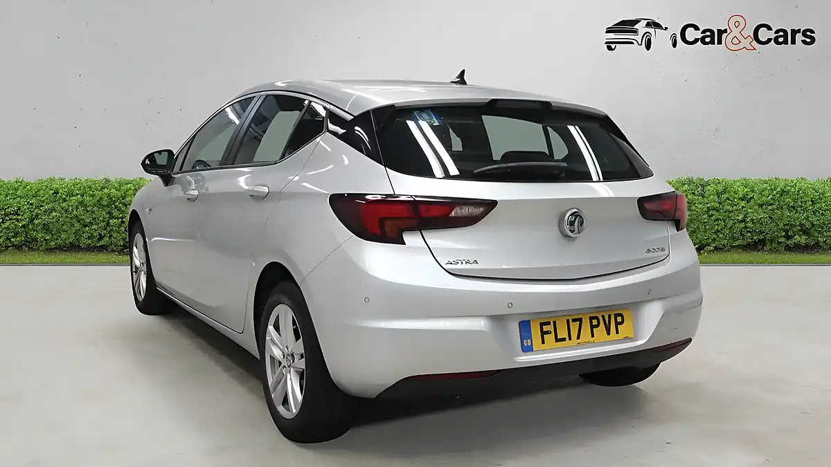 Used 2017 Vauxhall Astra Tech Line Silver - Interior and Exterior details 3