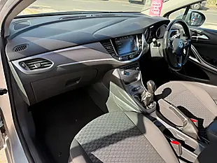 Used 2017 Vauxhall Astra Tech Line Silver - Interior and Exterior details 10