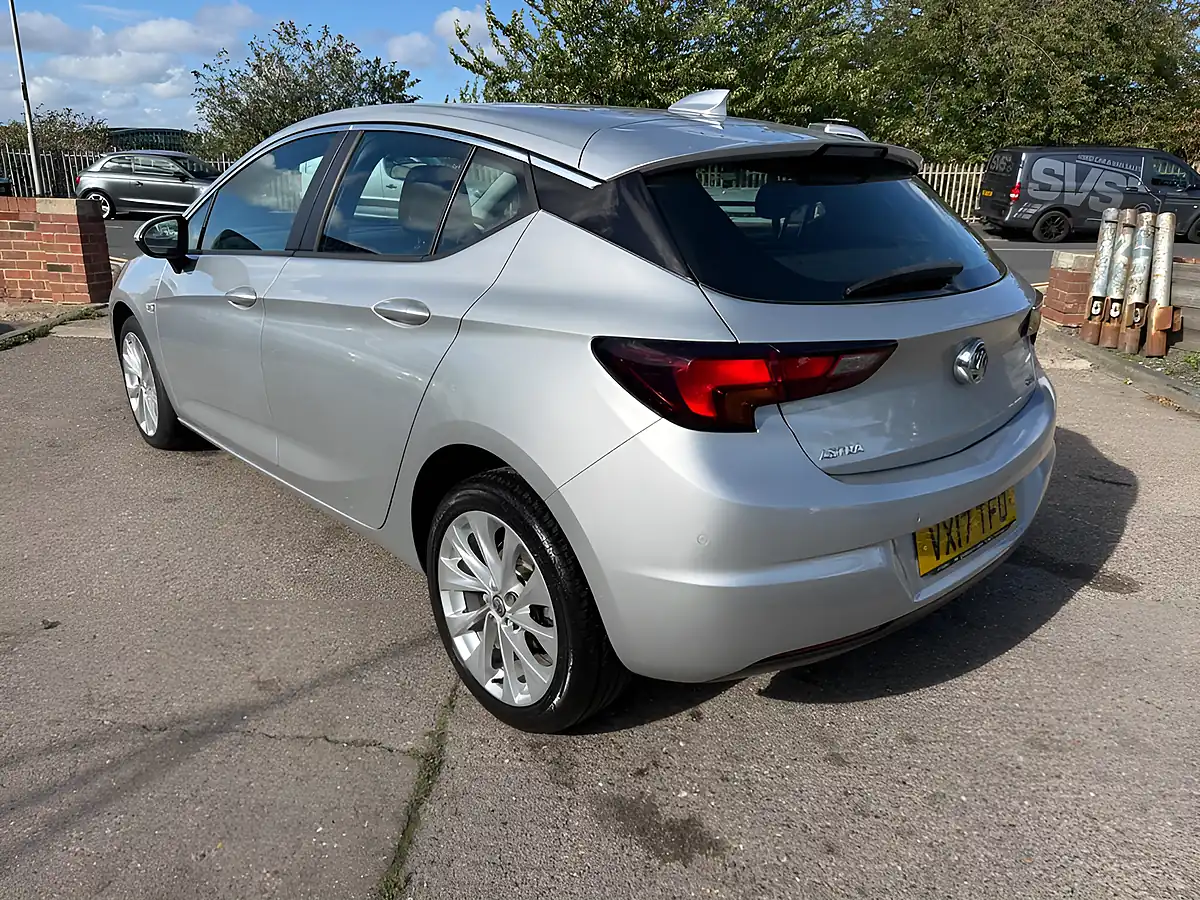 Used 2017 Vauxhall Astra Tech Line Silver - Interior and Exterior details 3