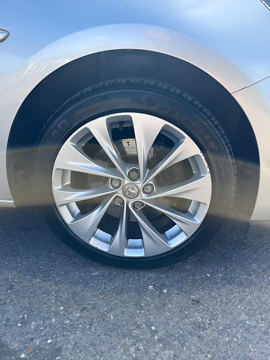 Used 2017 Vauxhall Astra Tech Line Silver - Interior and Exterior details 8
