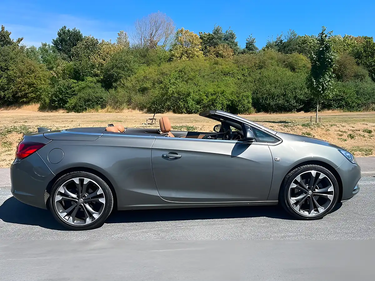 Used 2017 Vauxhall Cascada Elite Grey - Front View