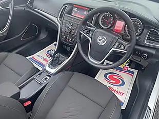 Used 2017 Vauxhall Cascada Se White - Interior and Exterior details 13