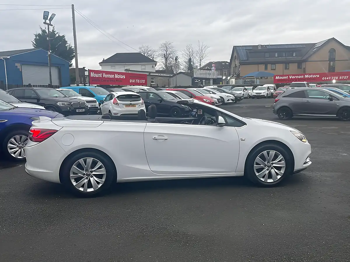 Used 2017 Vauxhall Cascada Se White - Interior and Exterior details 9