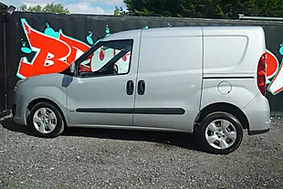 Used 2017 Vauxhall Combo 2000 Sportive Silver - Interior and Exterior details 10