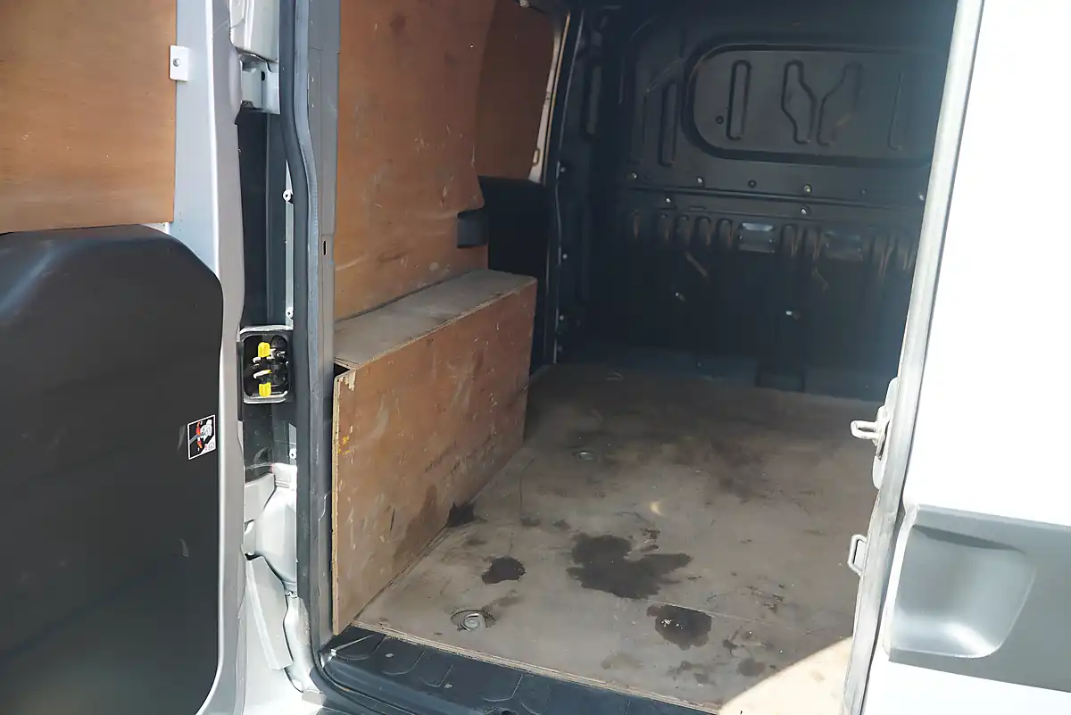 Used 2017 Vauxhall Combo 2000 Sportive Silver - Interior and Exterior details 12