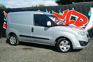 Used 2017 Vauxhall Combo 2000 Sportive Silver - Interior and Exterior details 15