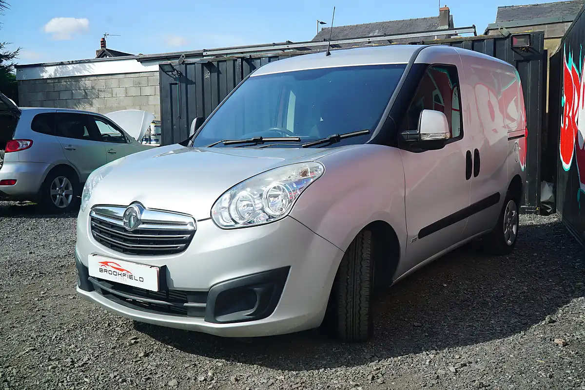 Used 2017 Vauxhall Combo 2000 Sportive Silver - Interior and Exterior details 8