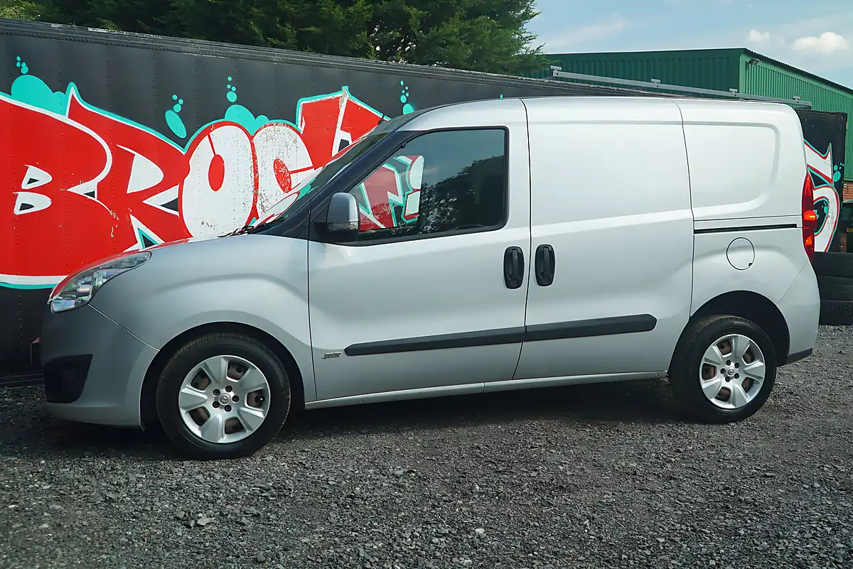 Used 2017 Vauxhall Combo 2000 Sportive Silver - Interior and Exterior details 9