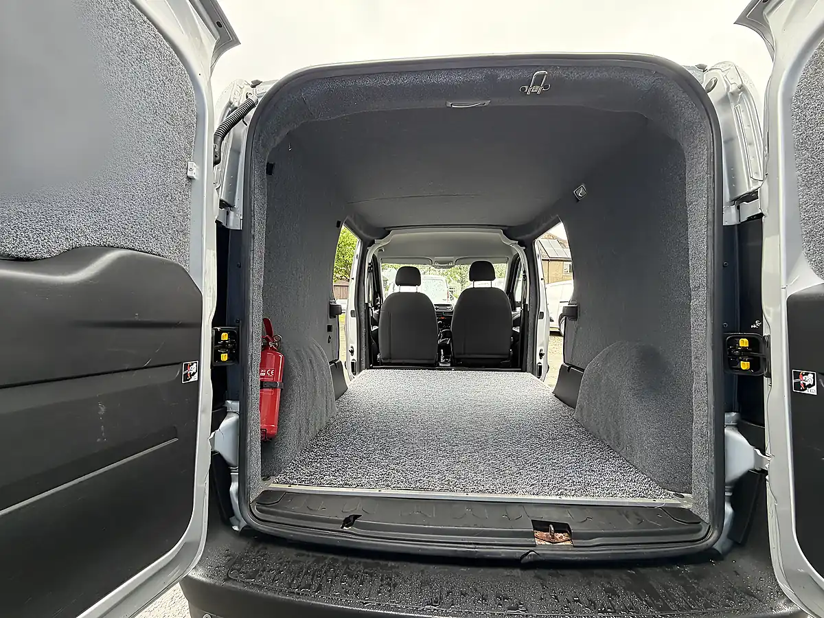 Used 2017 Vauxhall Combo 2300 Ecoflex Silver - Interior and Exterior details 11