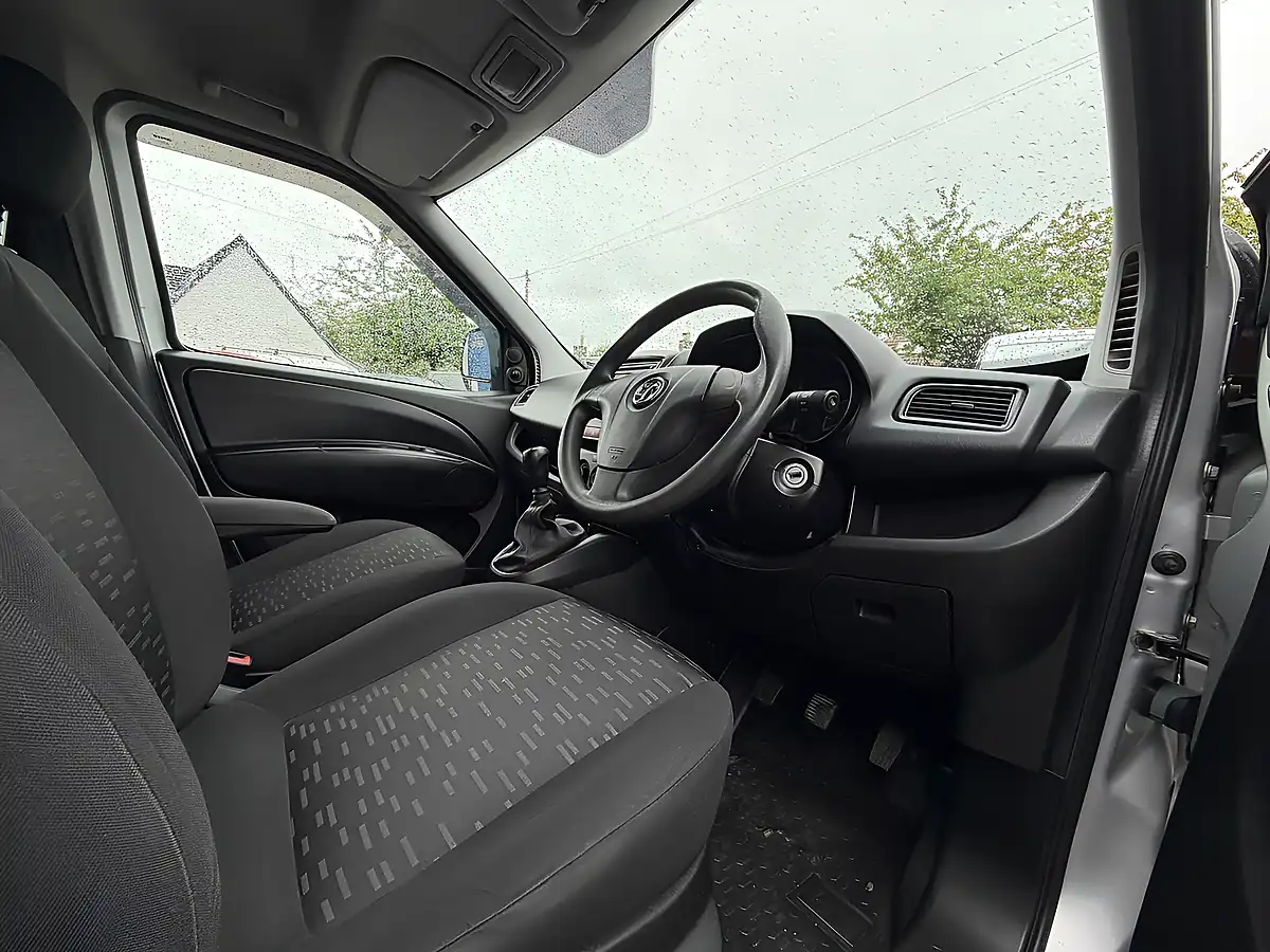 Used 2017 Vauxhall Combo 2300 Ecoflex Silver - Interior and Exterior details 13