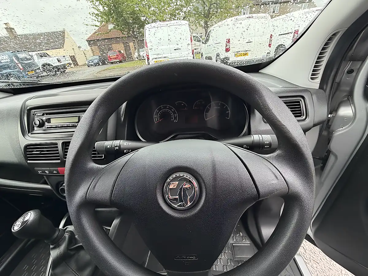 Used 2017 Vauxhall Combo 2300 Ecoflex Silver - Interior and Exterior details 14