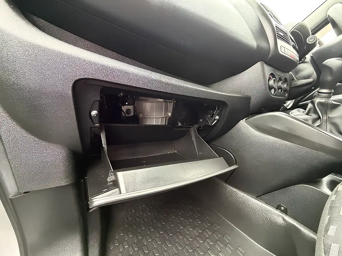 Used 2017 Vauxhall Combo 2300 Ecoflex Silver - Interior and Exterior details 18