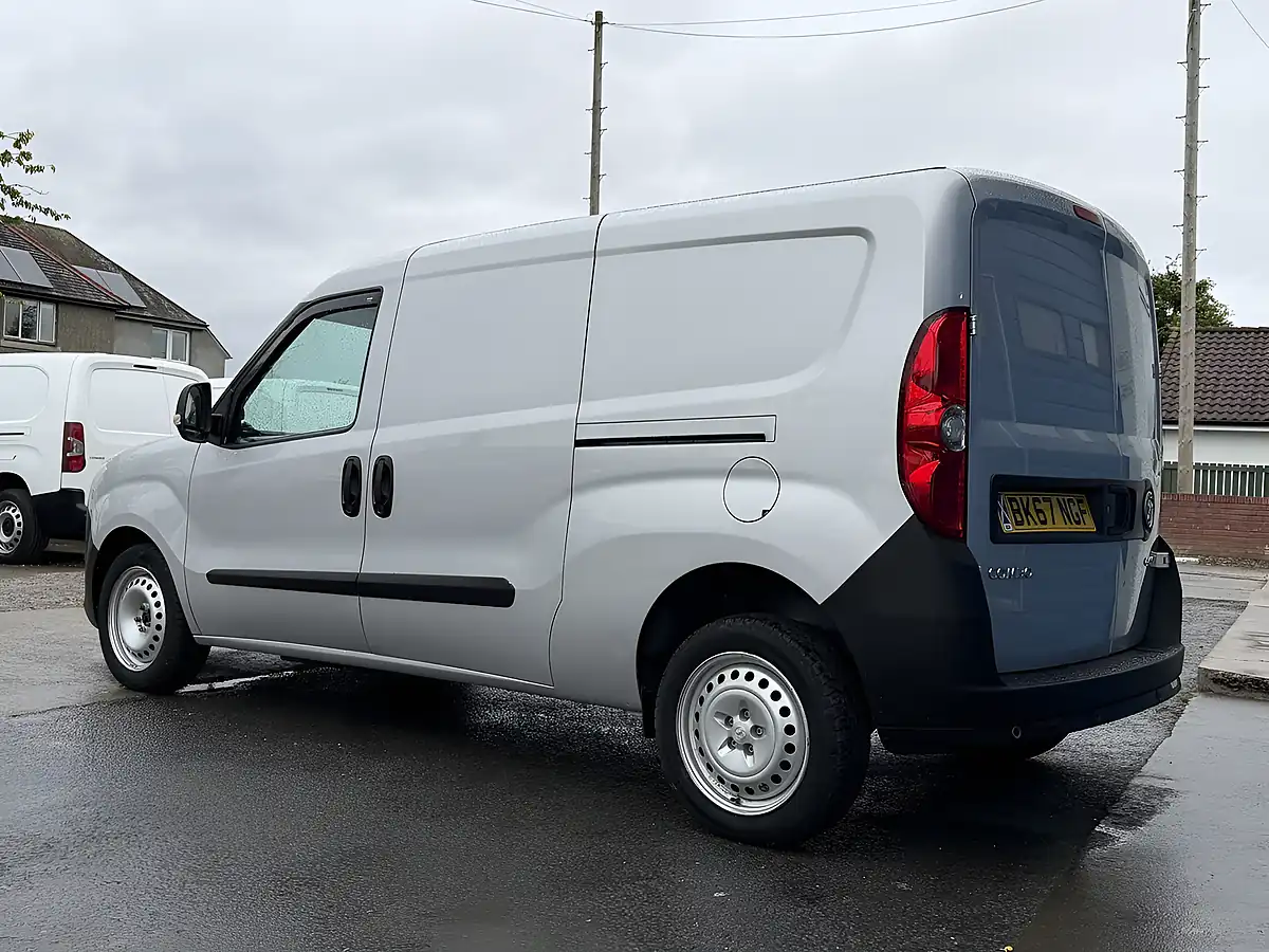 Used 2017 Vauxhall Combo 2300 Ecoflex Silver - Interior and Exterior details 7