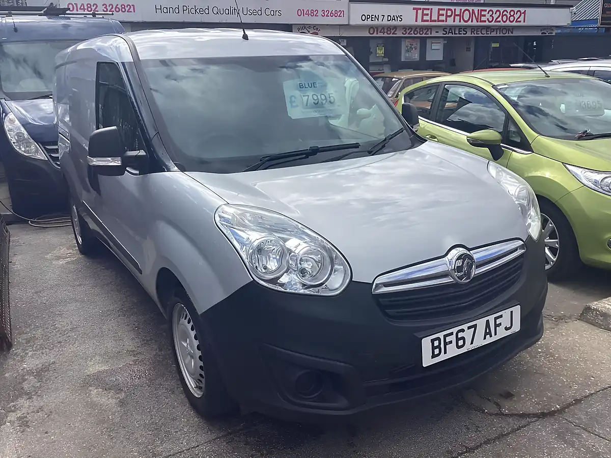 Used 2017 Vauxhall Combo L1H1 Silver - Interior and Exterior details 4