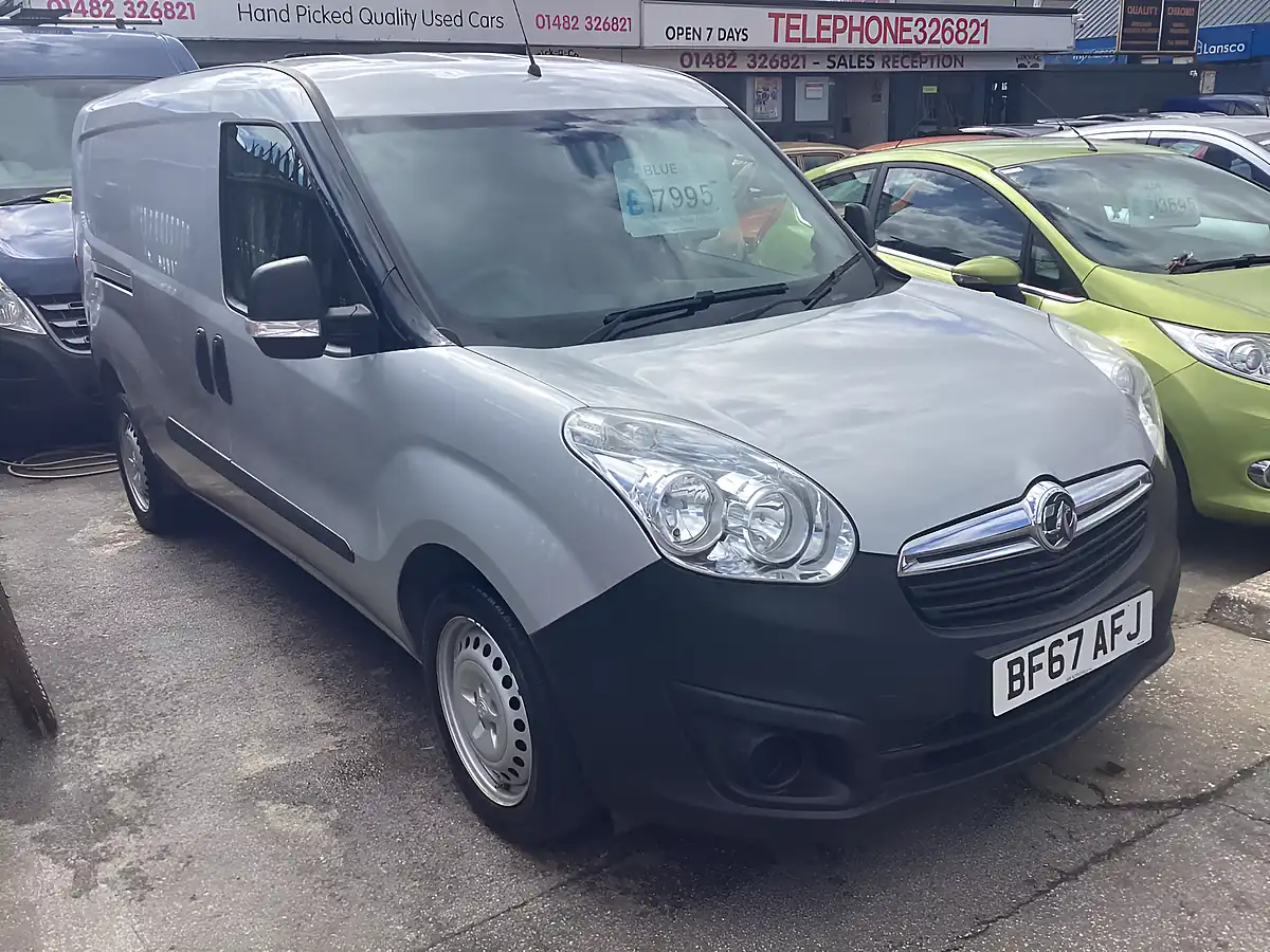 Used 2017 Vauxhall Combo L1H1 Silver - Interior and Exterior details 5