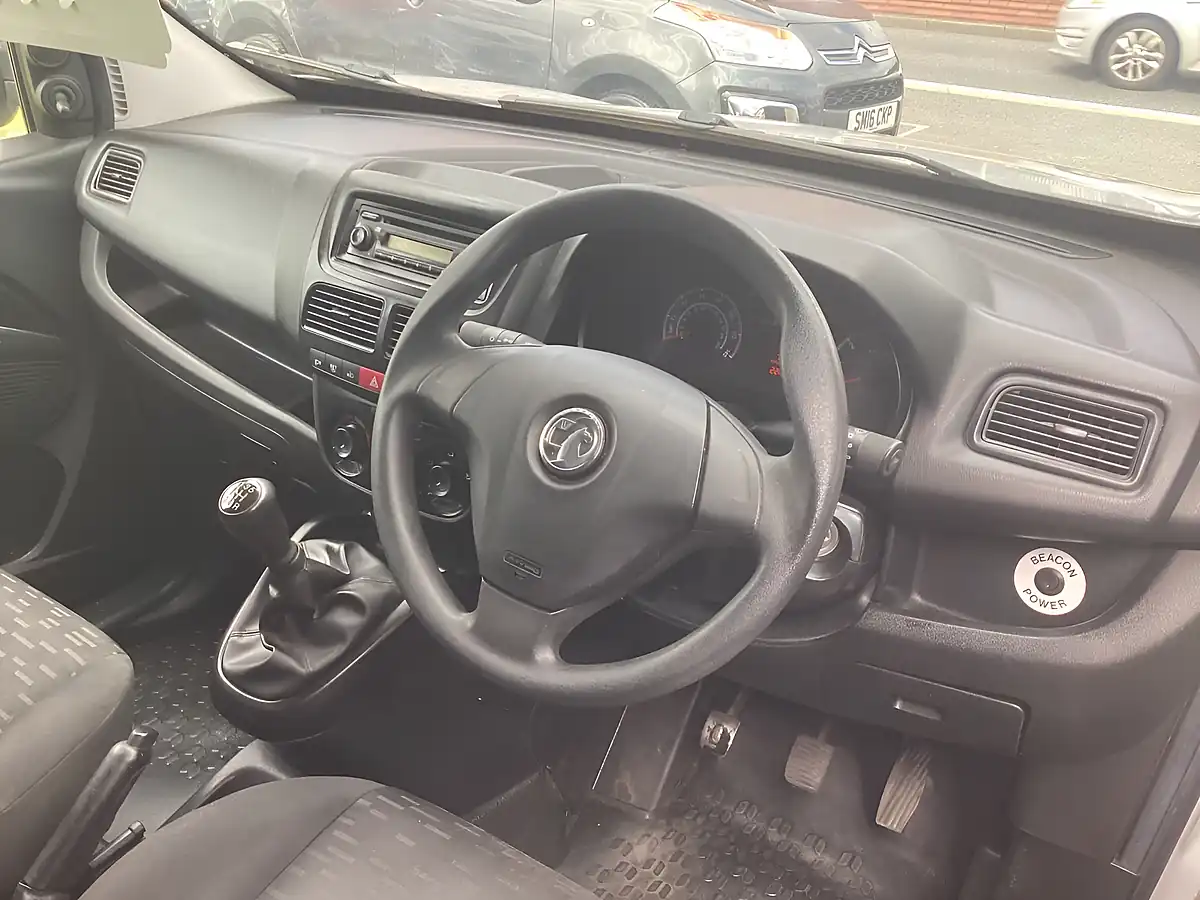 Used 2017 Vauxhall Combo L1H1 Silver - Interior and Exterior details 7
