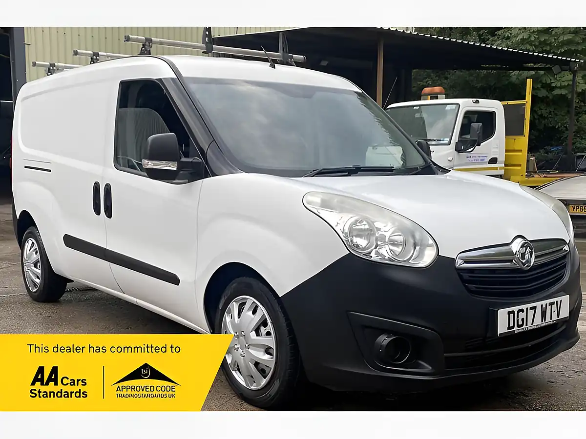 Used 2017 Vauxhall Combo Panel Van L1 H2 White - Front View