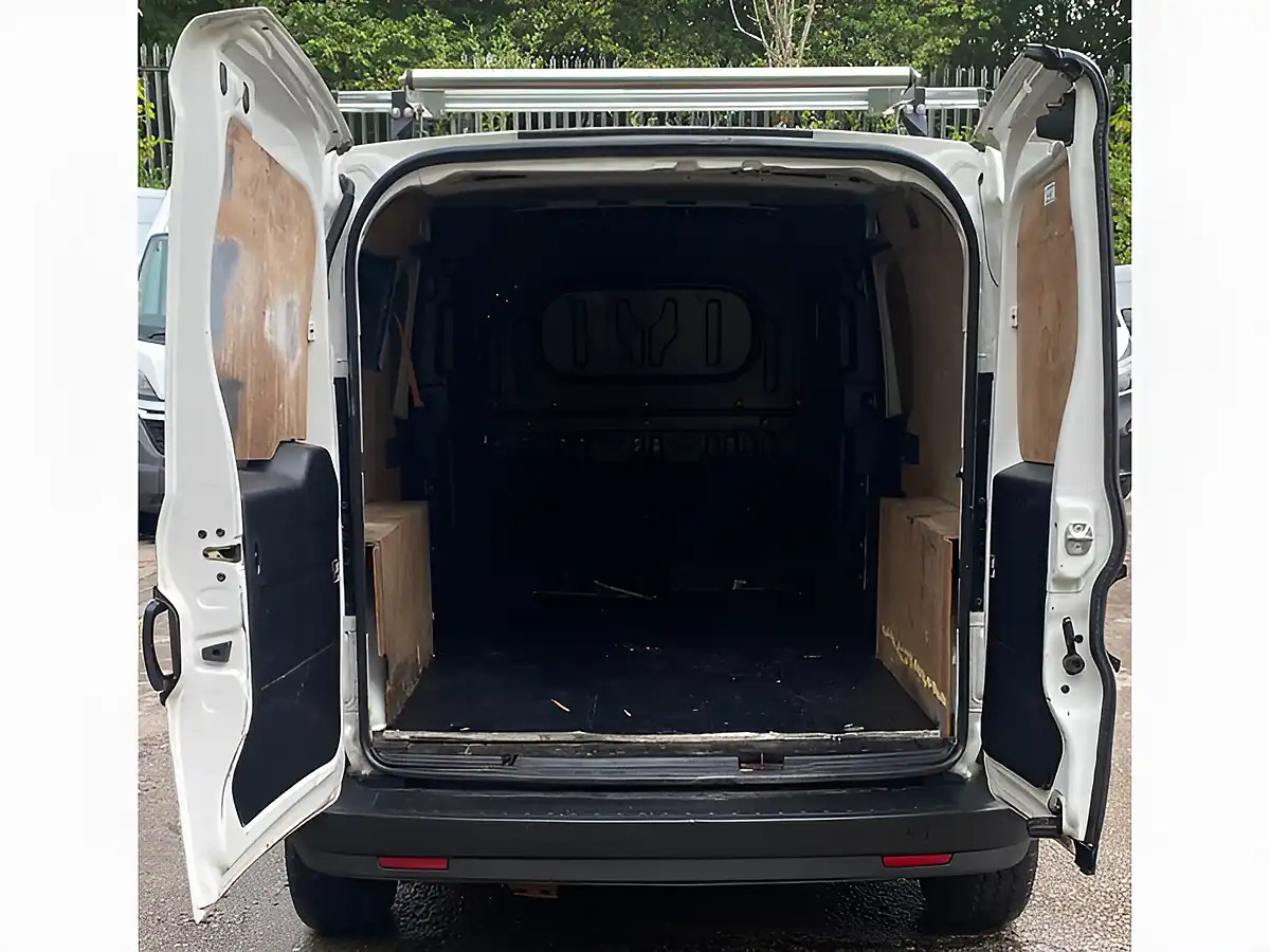 Used 2017 Vauxhall Combo Panel Van L1 H2 White - Interior and Exterior details 10