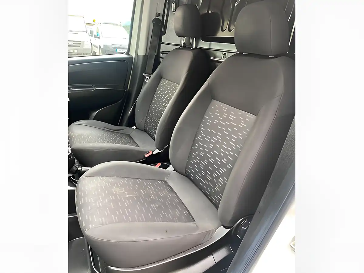 Used 2017 Vauxhall Combo Panel Van L1 H2 White - Interior and Exterior details 19