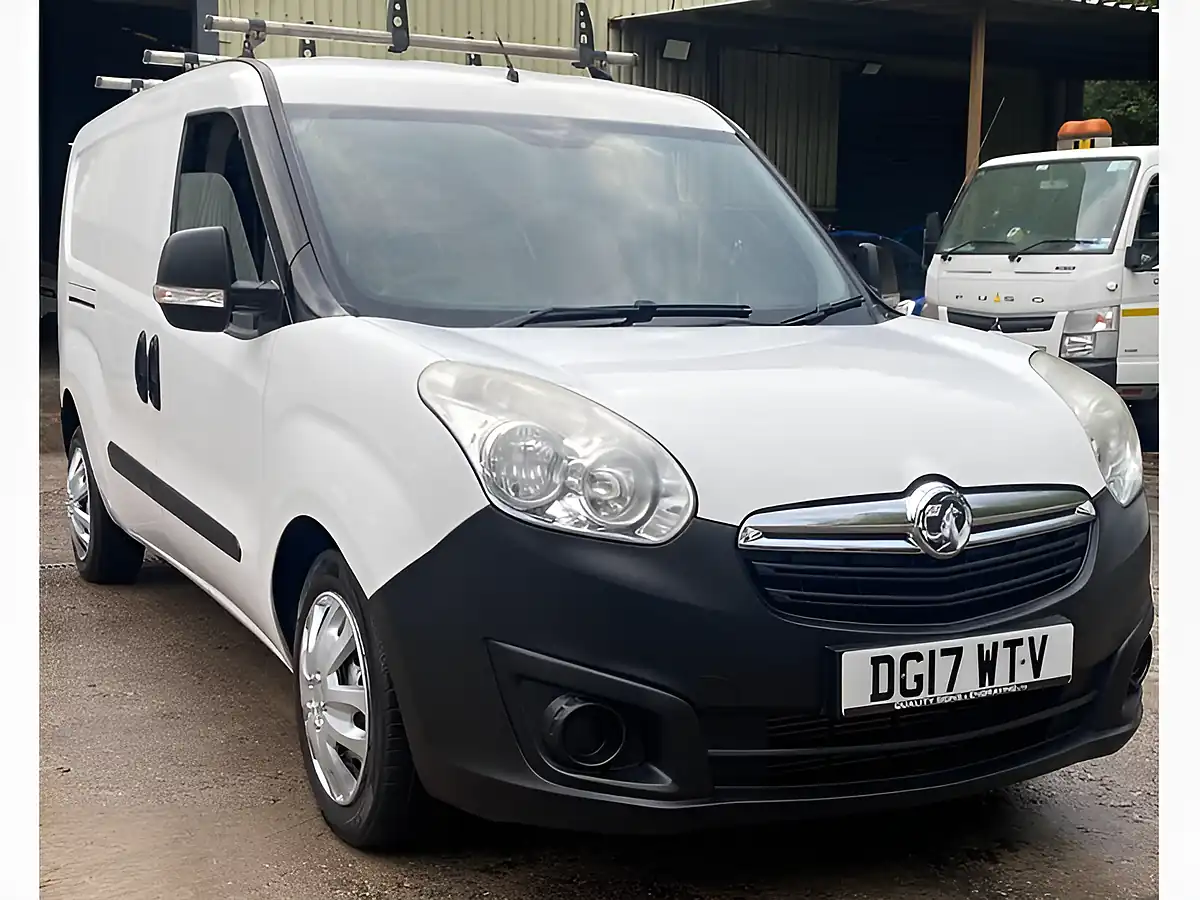 Used 2017 Vauxhall Combo Panel Van L1 H2 White - Interior and Exterior details 3