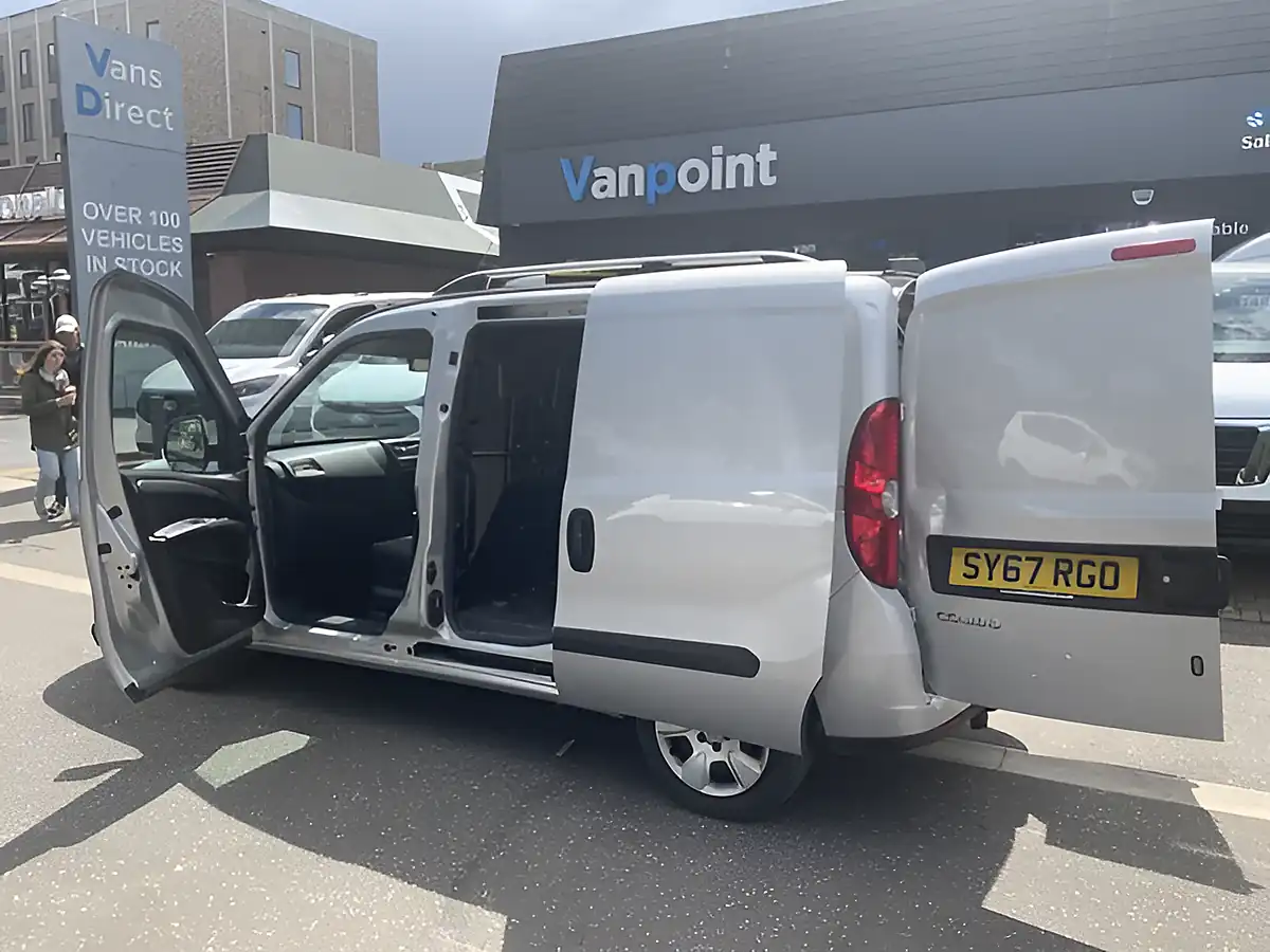 Used 2017 Vauxhall Combo Silver - Interior and Exterior details 9