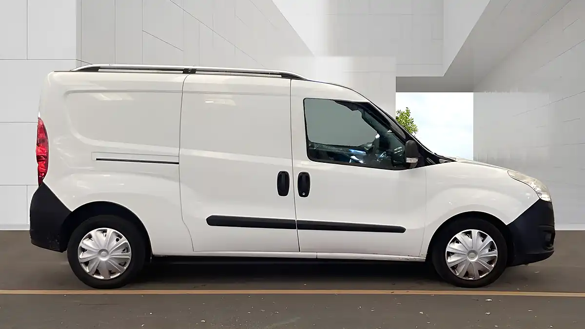 Used 2017 Vauxhall Combo Sportive - Interior and Exterior details 5