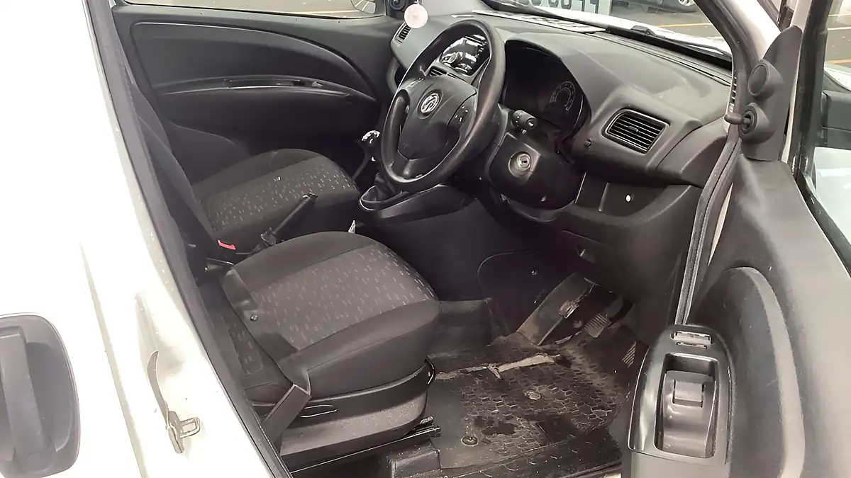 Used 2017 Vauxhall Combo Sportive - Interior and Exterior details 9