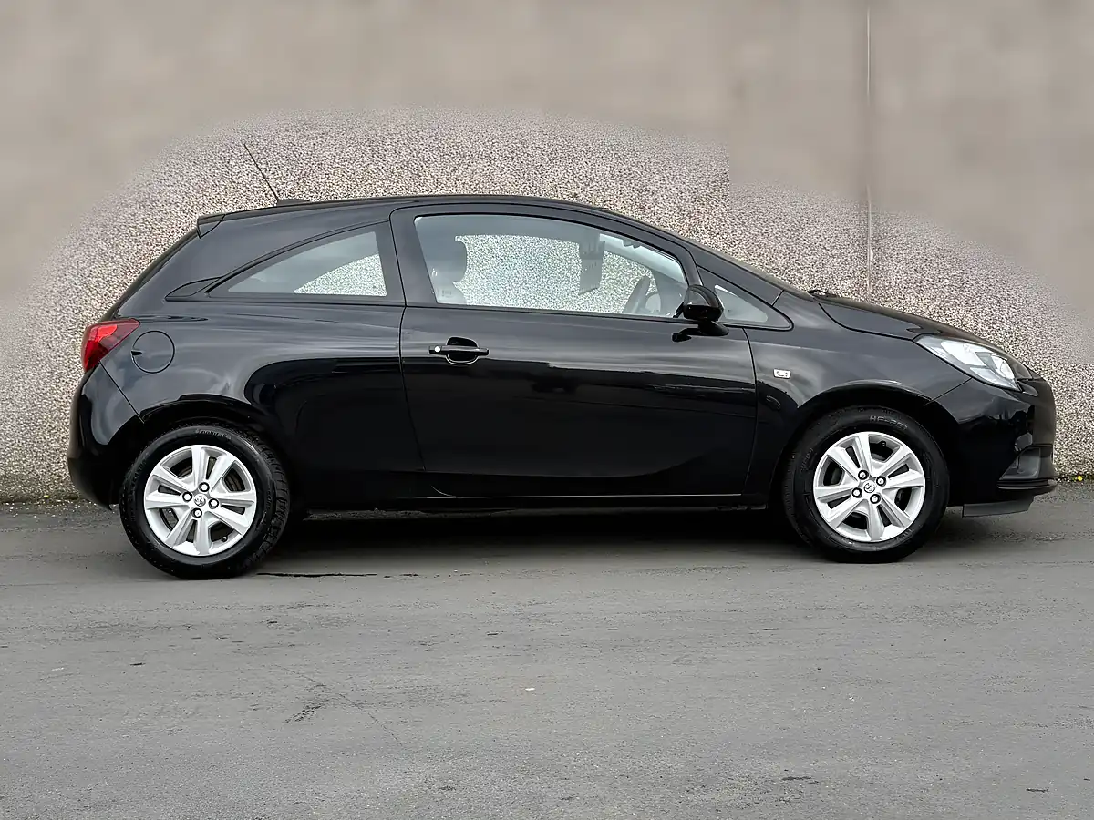Used 2017 Vauxhall Corsa Design Black - Interior and Exterior details 2