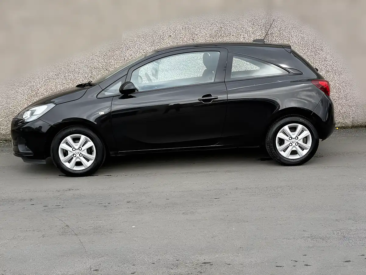 Used 2017 Vauxhall Corsa Design Black - Interior and Exterior details 3