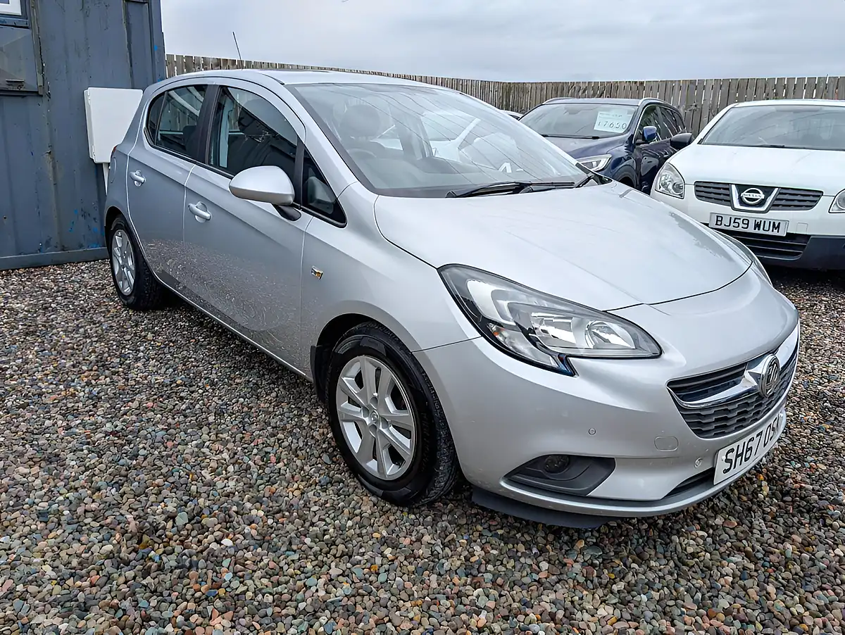 Used 2017 Vauxhall Corsa Design Silver - Front View