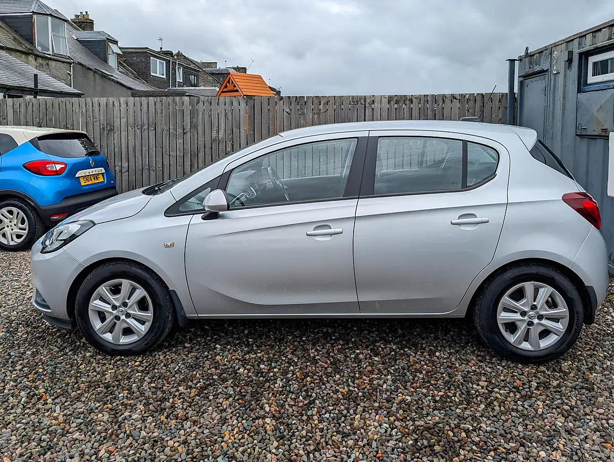 Used 2017 Vauxhall Corsa Design Silver - Interior and Exterior details 13