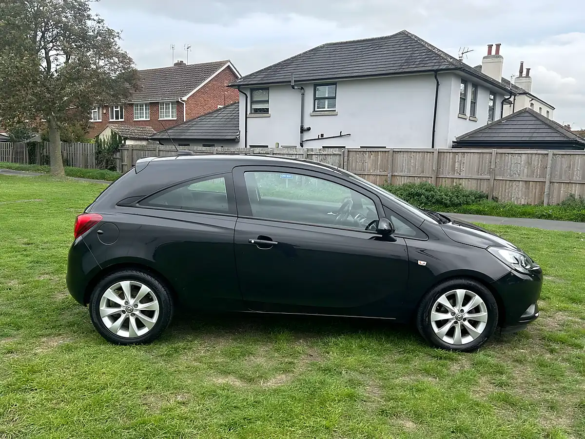 Used 2017 Vauxhall Corsa Energy Ac Black - Interior and Exterior details 4
