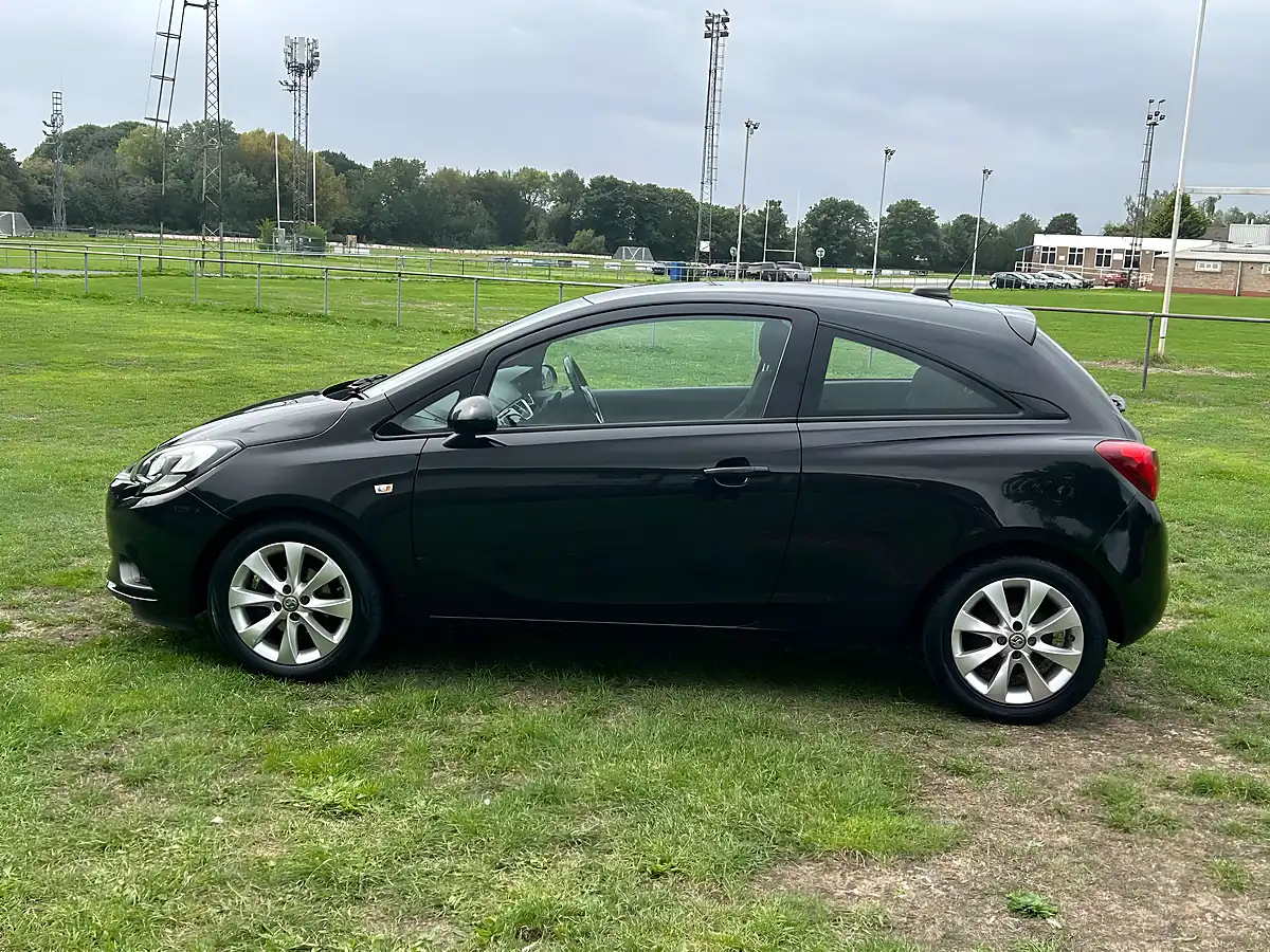 Used 2017 Vauxhall Corsa Energy Ac Black - Interior and Exterior details 8