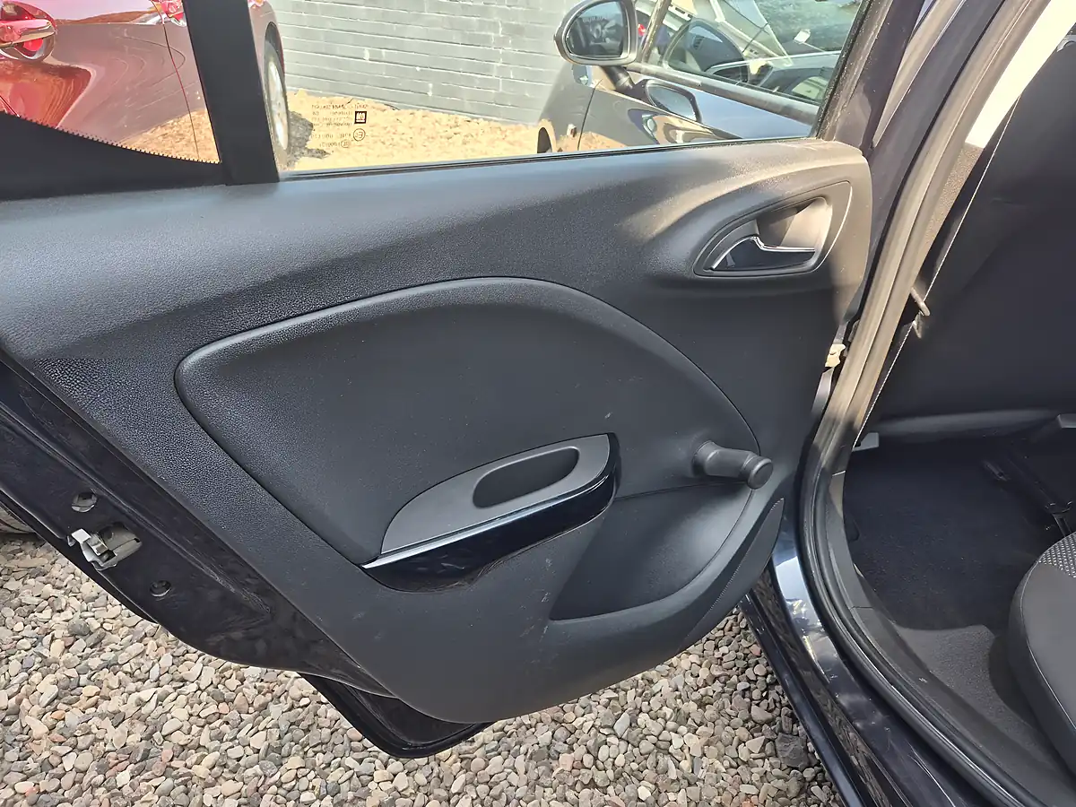 Used 2017 Vauxhall Corsa Energy Blue - Interior and Exterior details 15