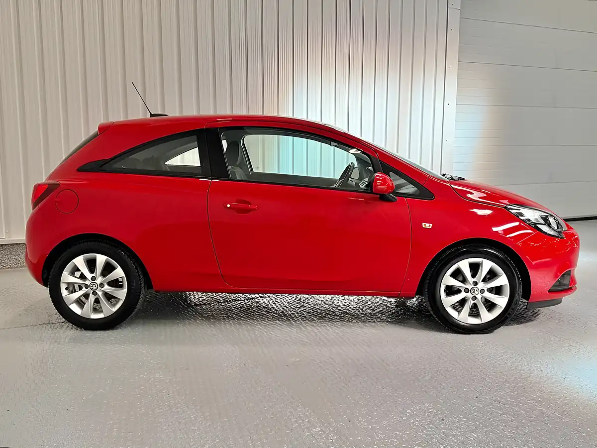 Used 2017 Vauxhall Corsa Energy Lava Red - Interior and Exterior details 4