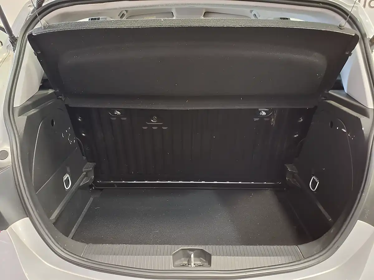 Used 2017 Vauxhall Corsa Energy Silver - Interior and Exterior details 8