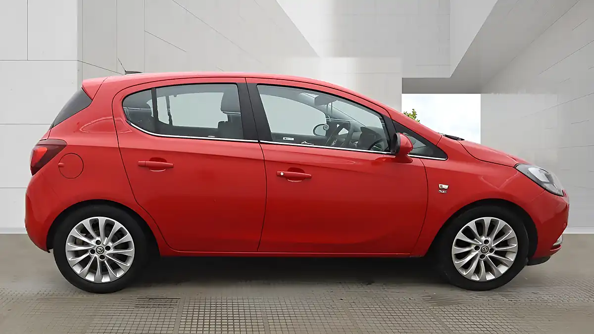 Used 2017 Vauxhall Corsa Se Red - Interior and Exterior details 5