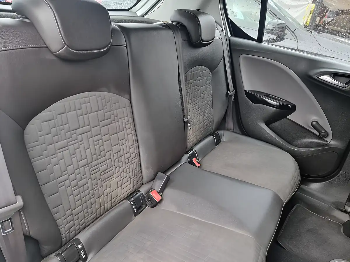 Used 2017 Vauxhall Corsa Se Silver - Interior and Exterior details 14