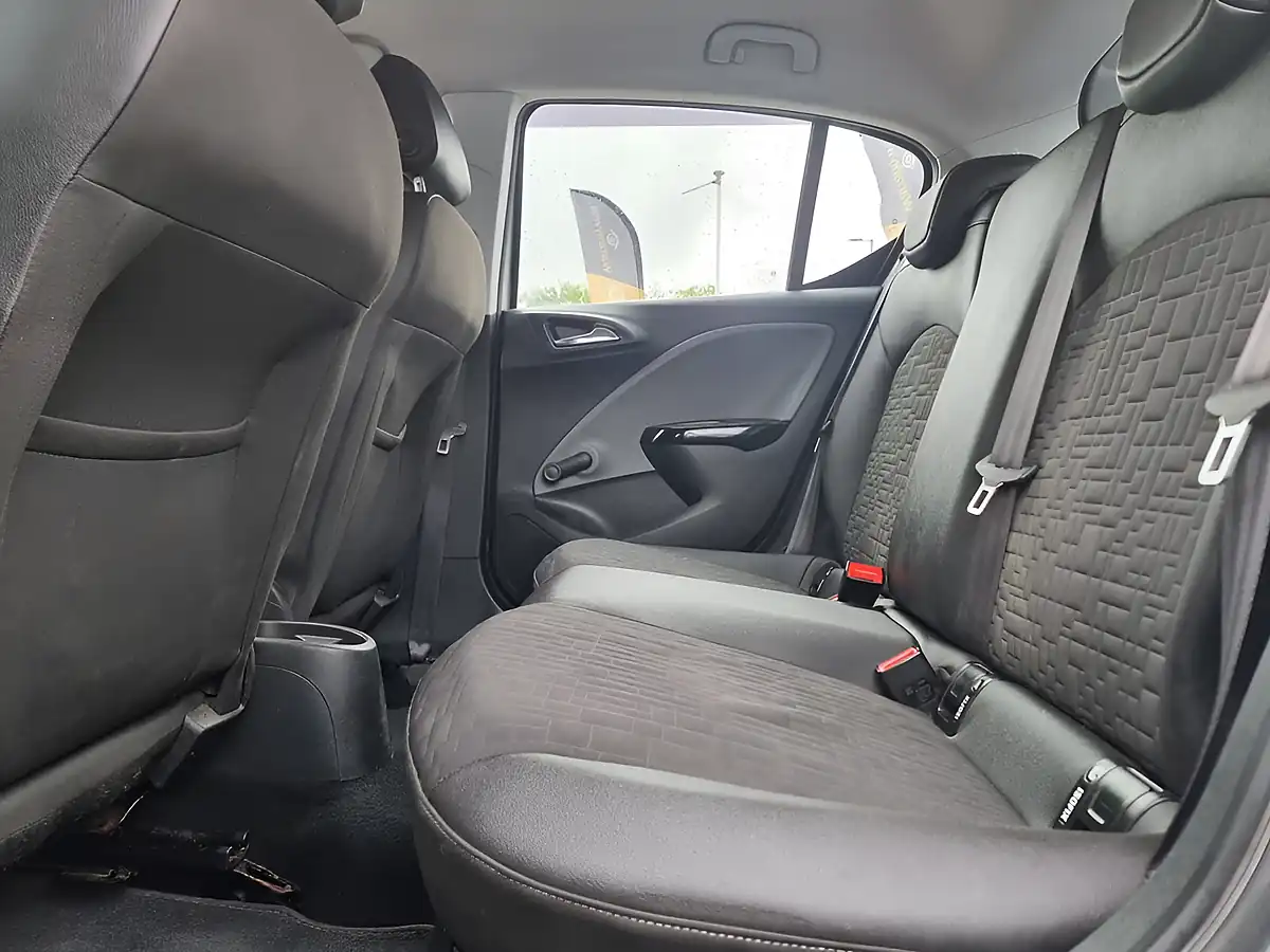 Used 2017 Vauxhall Corsa Se Silver - Interior and Exterior details 15