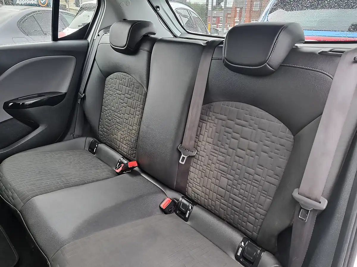 Used 2017 Vauxhall Corsa Se Silver - Interior and Exterior details 16