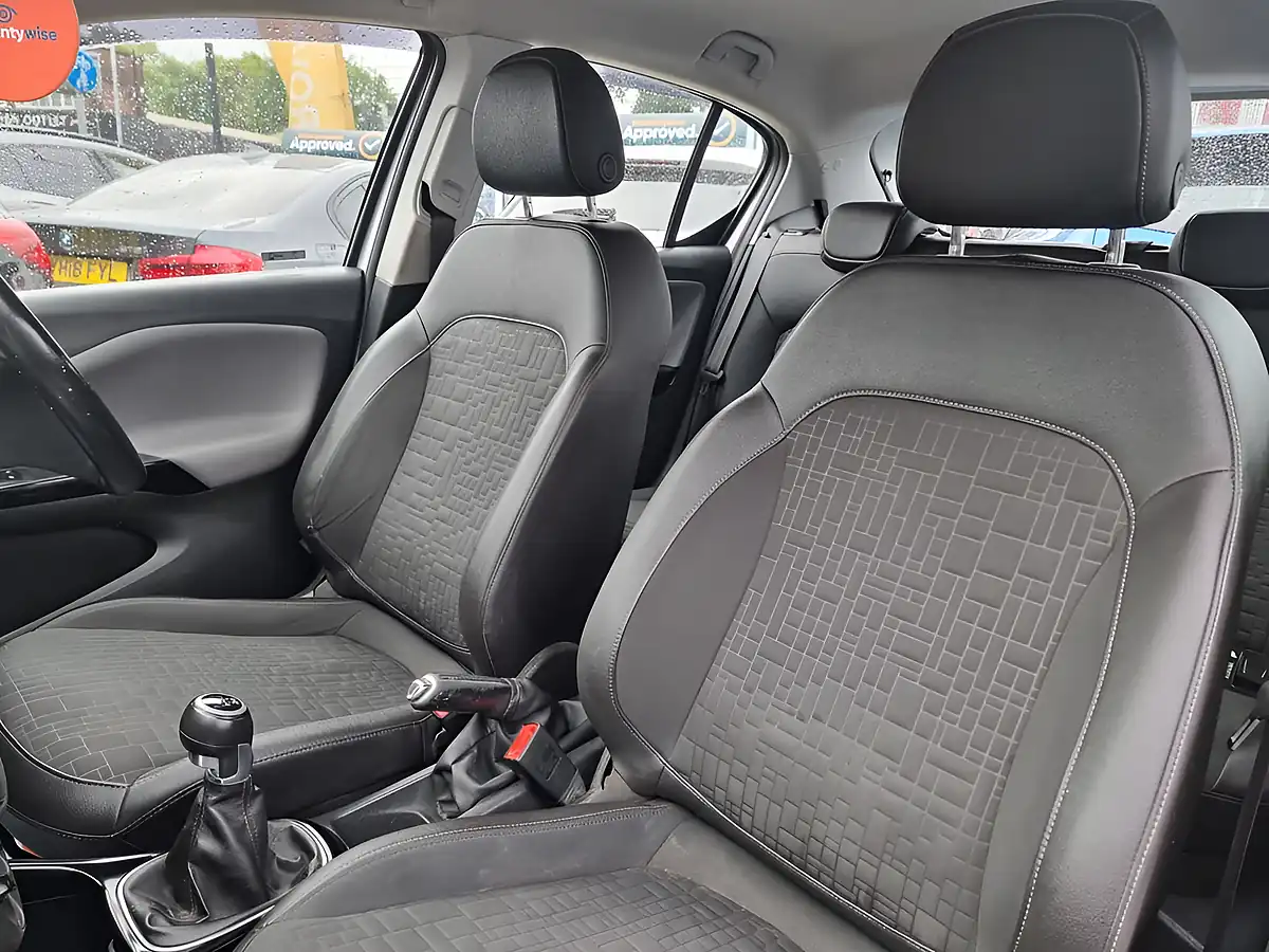Used 2017 Vauxhall Corsa Se Silver - Interior and Exterior details 9